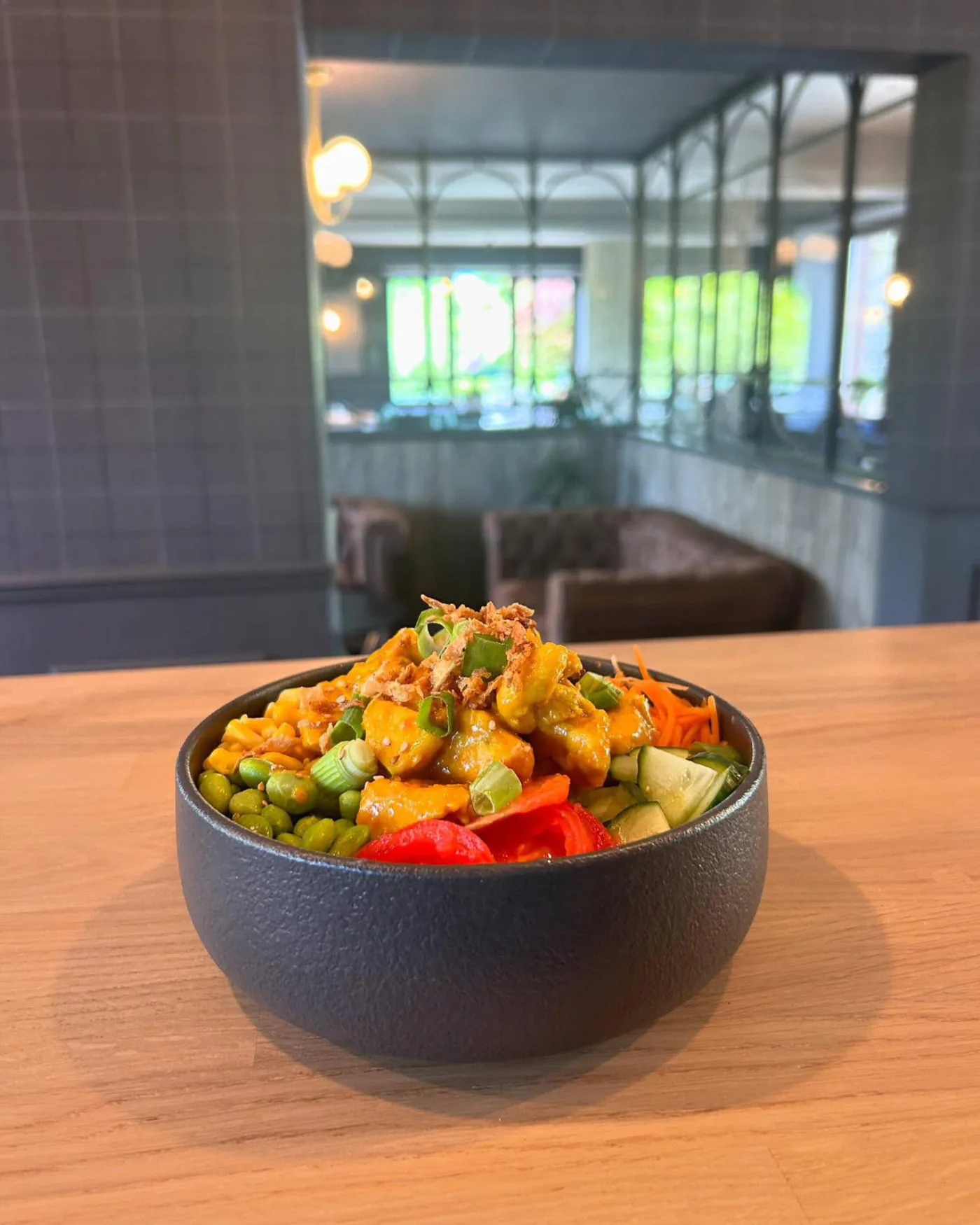 Poke bowl de légumes frais — Charlie's Bar-Restaurant, Gedinne