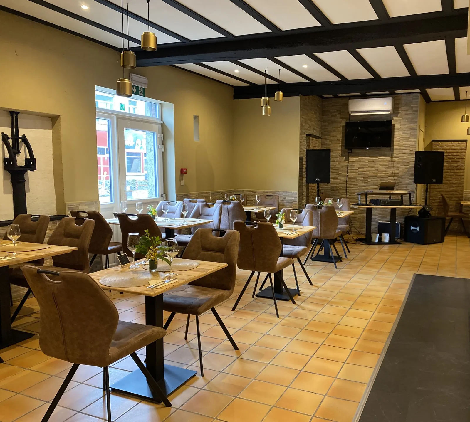 Intérieur d'Il Ponticello, Rue Gustave Boël 156 à La Louvière